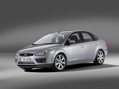 Автостекла Ford Focus II c установкой в Москве